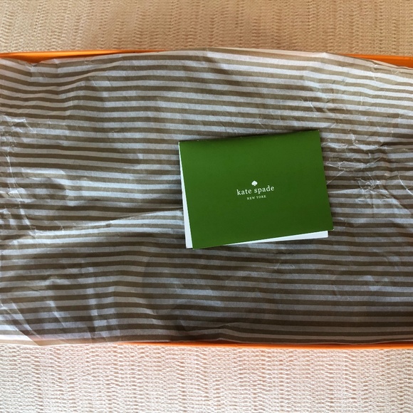 Kate Spade Black Patent shoes with black/white 2" heel. Size 7.5 M  Original box - Picture 5 of 12